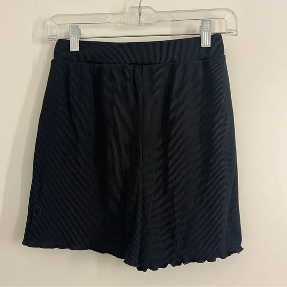 boohoo ribbed black shorts - Picture 2 of 4